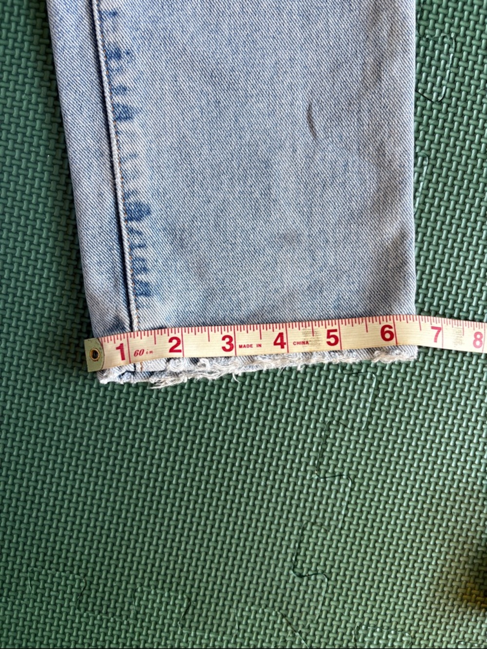 VTG Calvin Klein High Rise Tapered Leg Light Wash Jeans Size 26 Waist - Picture 15 of 16